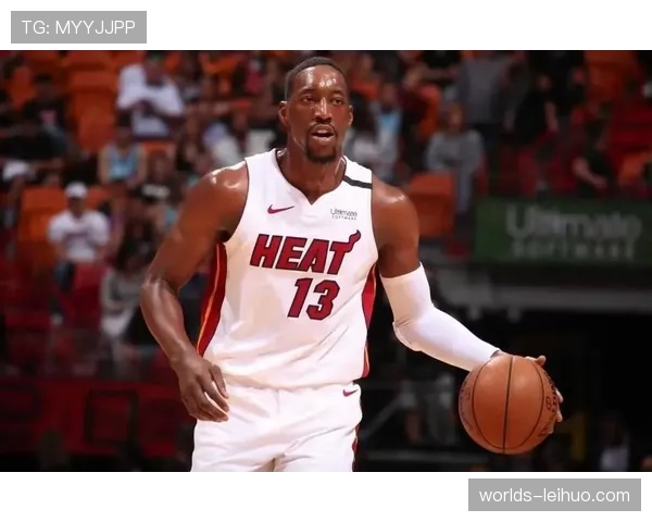 聚焦:热火阿德巴约封盖后亲自运球推进,助攻底角希罗命中追身三分